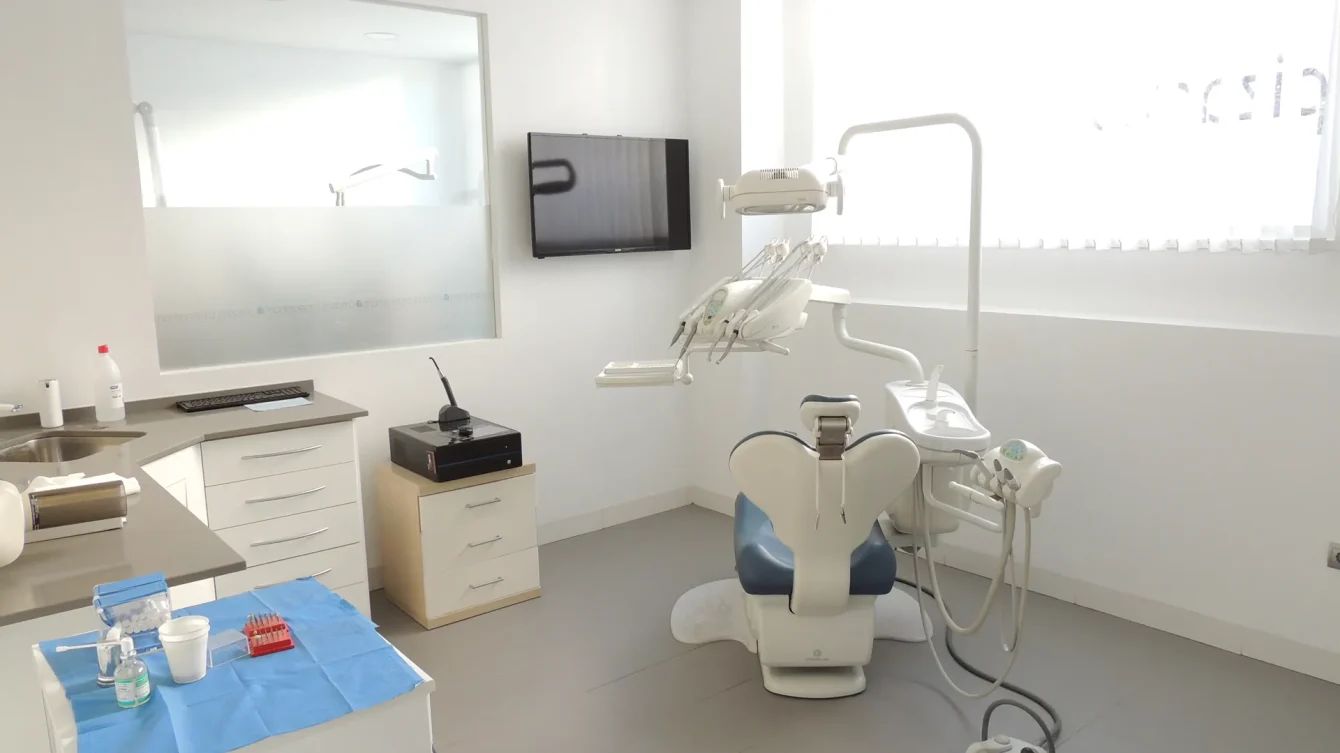 Arquitecto-Marcos-Tamagnone-Proyectos-Clinica-Pizarro-Montenegro-14_11zon