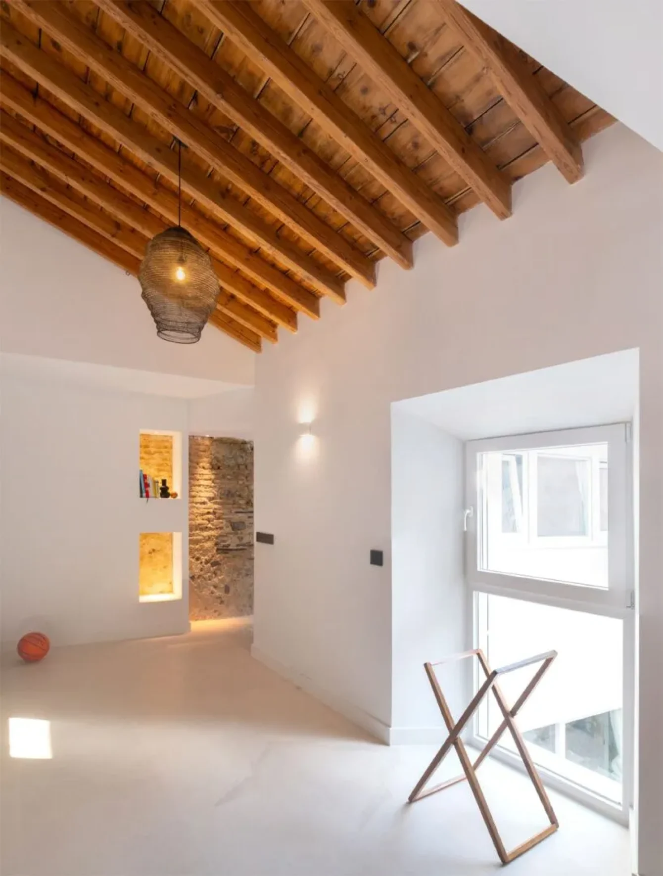 bab4b587198542602b4cb6f8698b89c47f30ec80_11zon