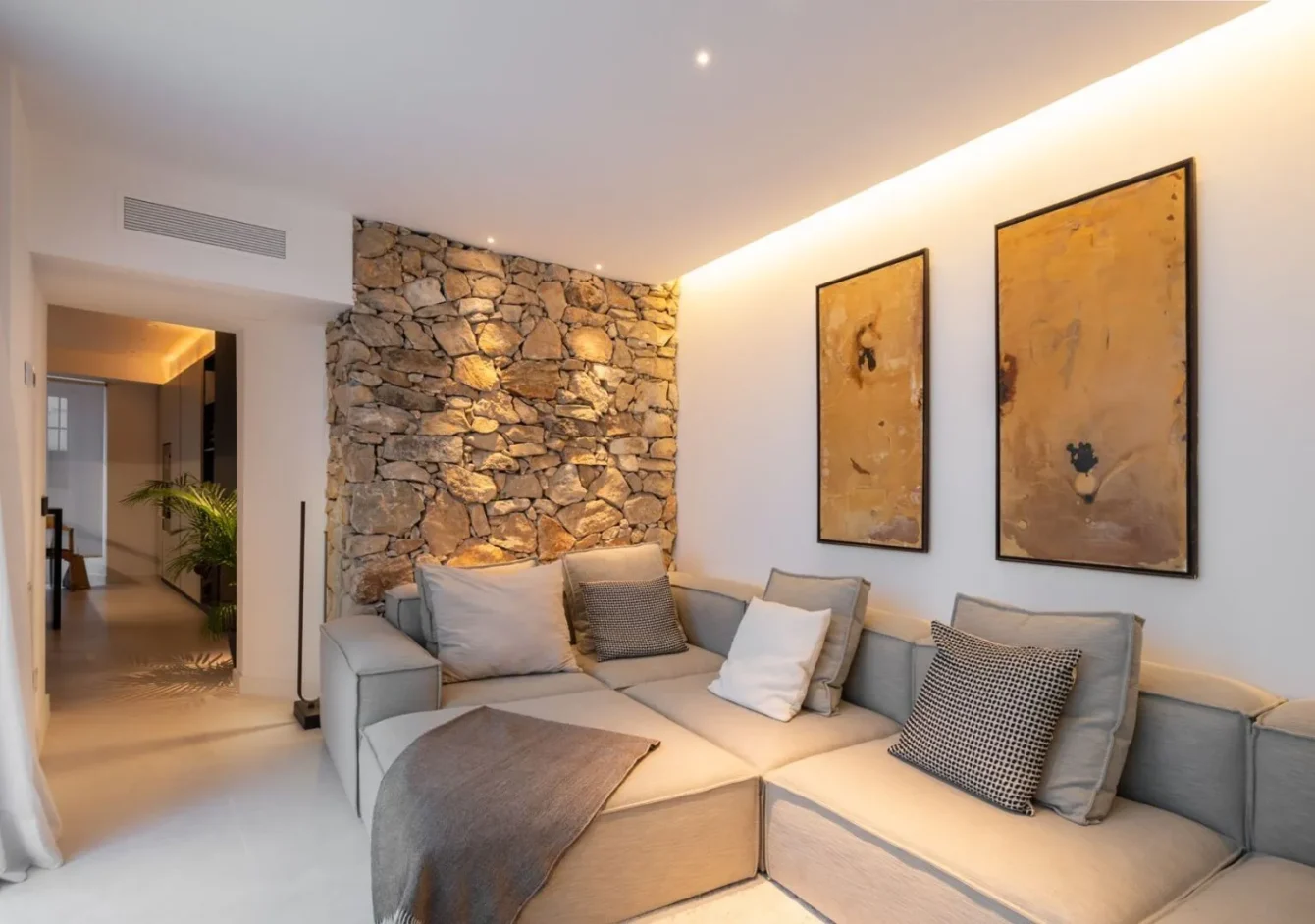 d162963aef58a53e2f8127f0df5ca9a575a642c1_11zon